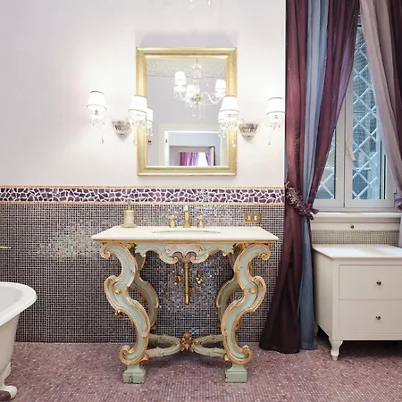 Luxury In Piazza Di Spagna Lägenhet