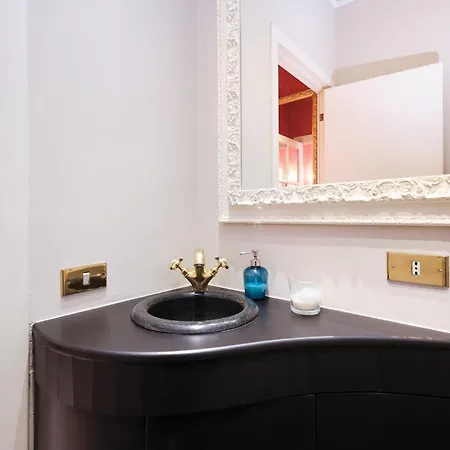 Lägenhet Luxury In Piazza Di Spagna