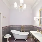 Luxury In Piazza Di Spagna Apartament