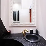 Luxury In Piazza Di Spagna Apartament