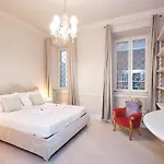 Luxury In Piazza Di Spagna