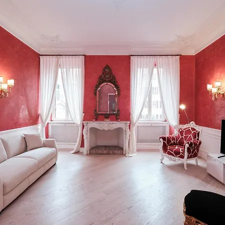 Luxury In Piazza Di Spagna