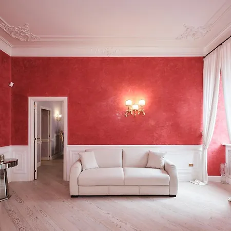 Luxury In Piazza Di Spagna Apartment