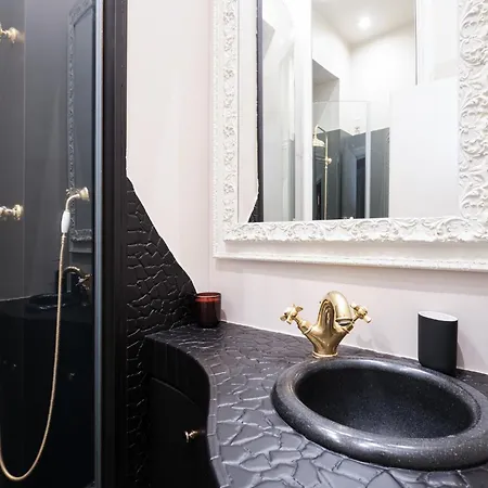 Luxury In Piazza Di Spagna Apartment