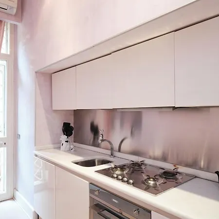 Luxury In Piazza Di Spagna Apartment