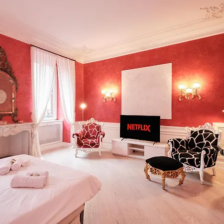 Luxury In Piazza Di Spagna