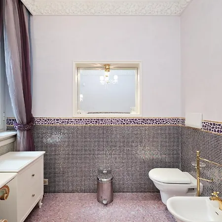 Luxury In Piazza Di Spagna Apartment